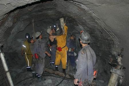 咸安工程爆破中的危险因素分析以及应对工程爆破危险的措施