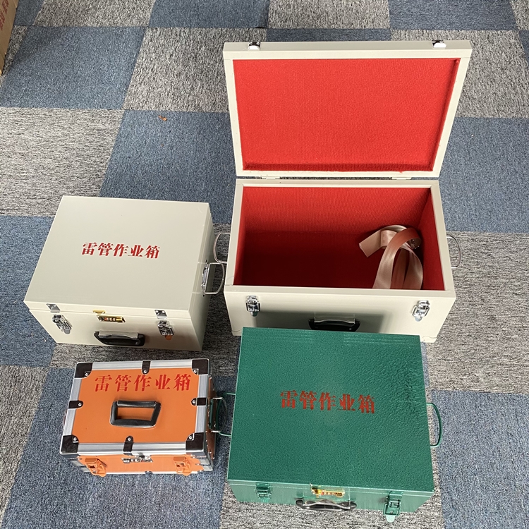咸安爆破工程作业箱如何选择？玻璃钢与传统材质的全面对比